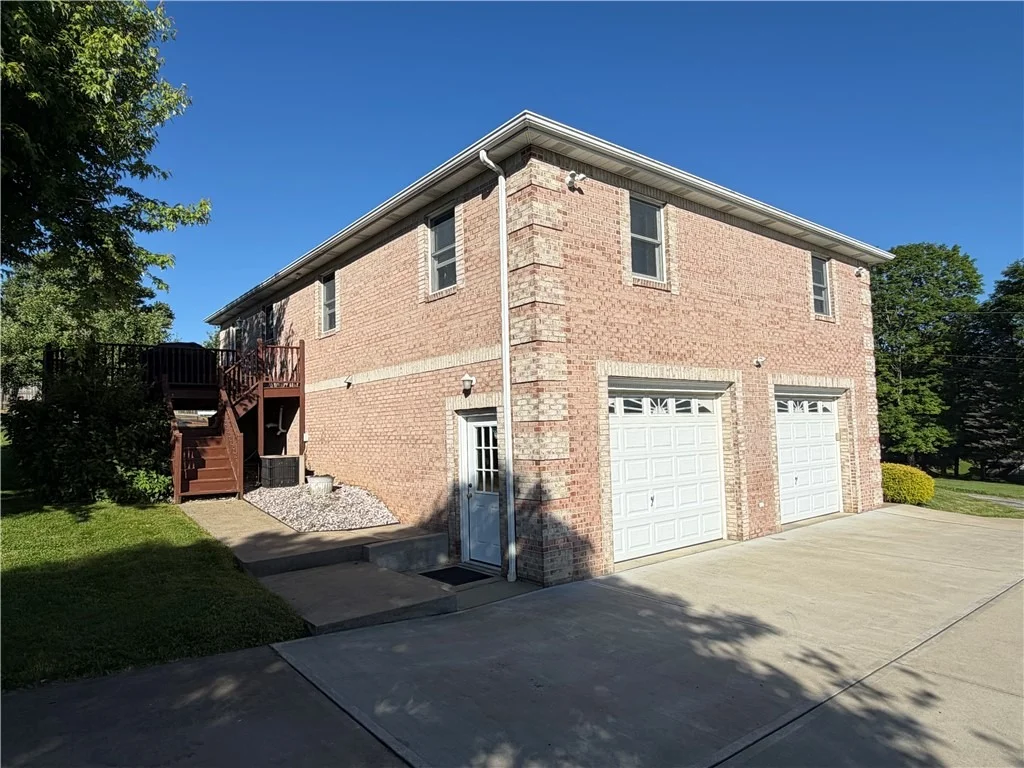 Photo of 902 Central Dr