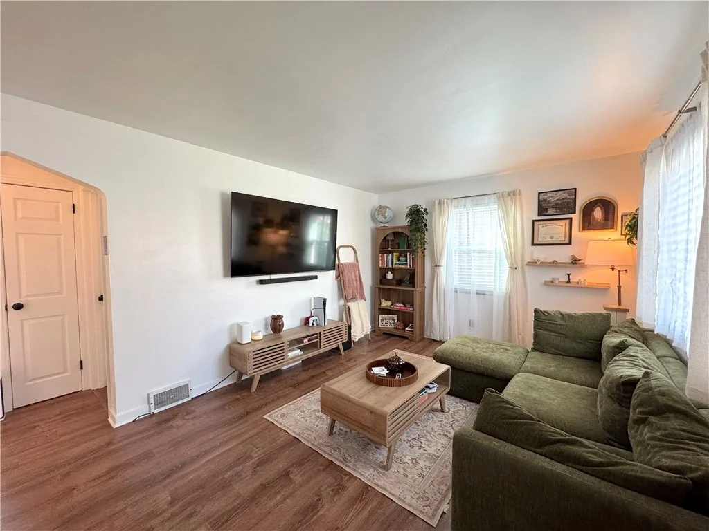Photo of 3652 Oakleaf Road