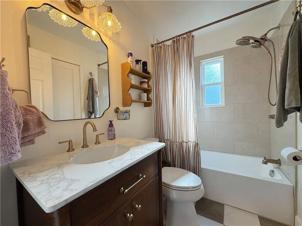 Photo of 3652 Oakleaf Road