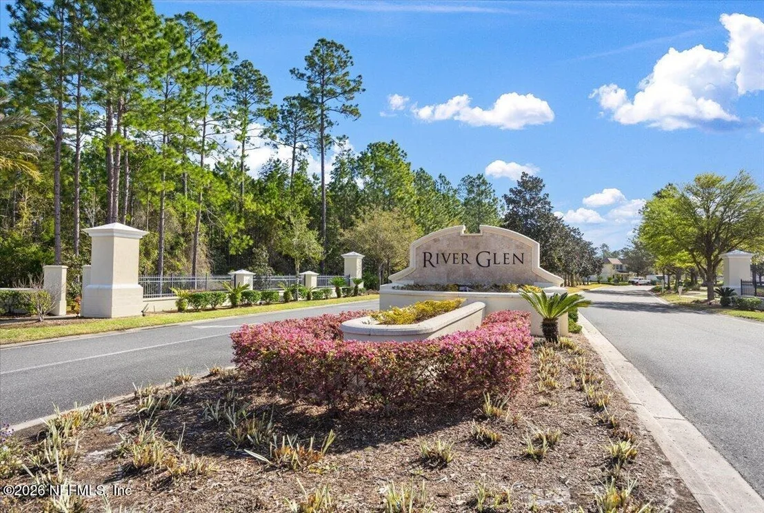 Photo of 65394 RIVER GLEN Parkway
