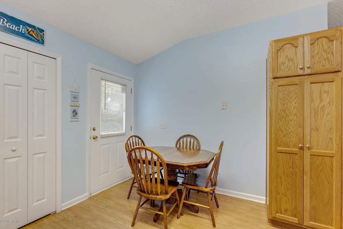 Photo of 351 LINDEN Lane