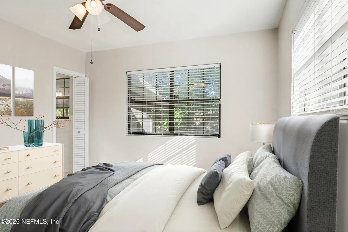 Photo of 2537 BUTTONWOOD Drive