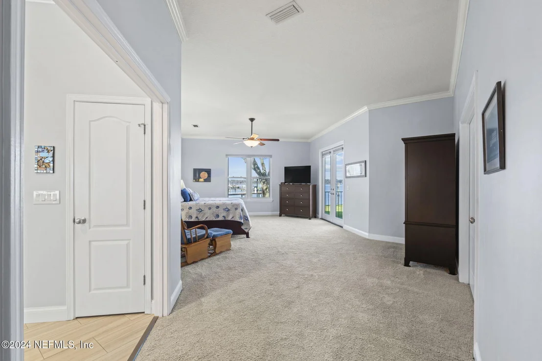 Photo of 487 CREIGHTON Road