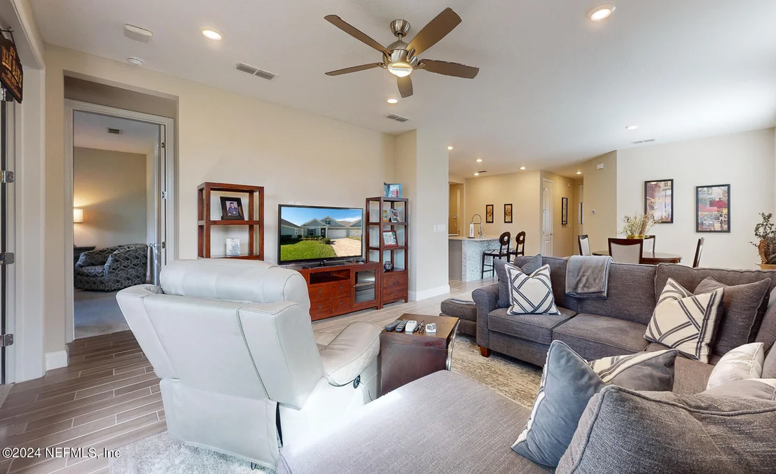 Photo of 15125 VENOSA Circle