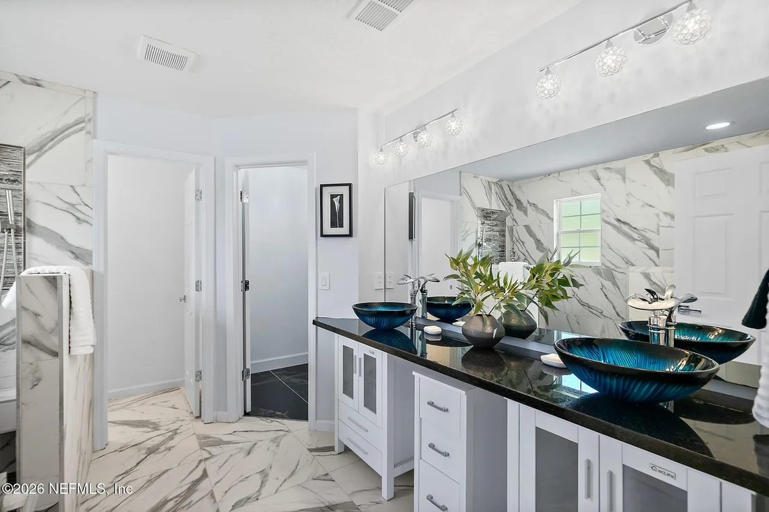 Photo of 132 SUMMERHILL Circle