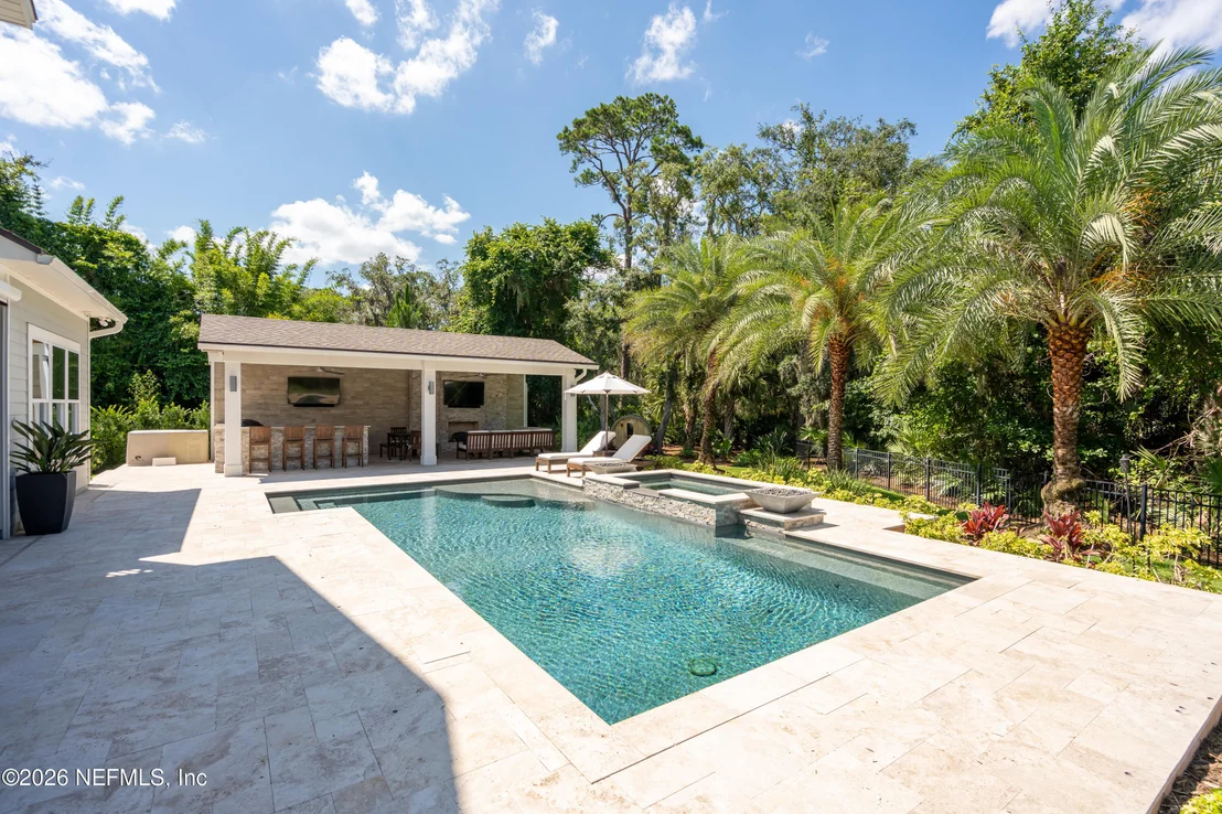 Photo of 122 SENORA Court