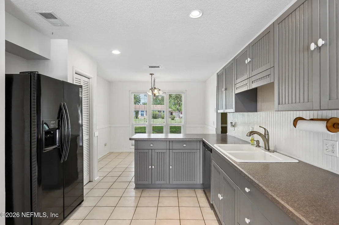 Photo of 332 DILLON Drive