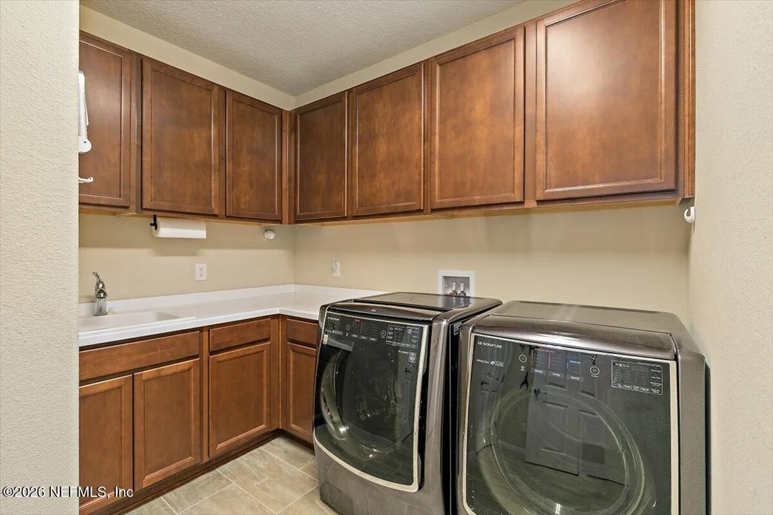 Photo of 213 WOOD POND Loop