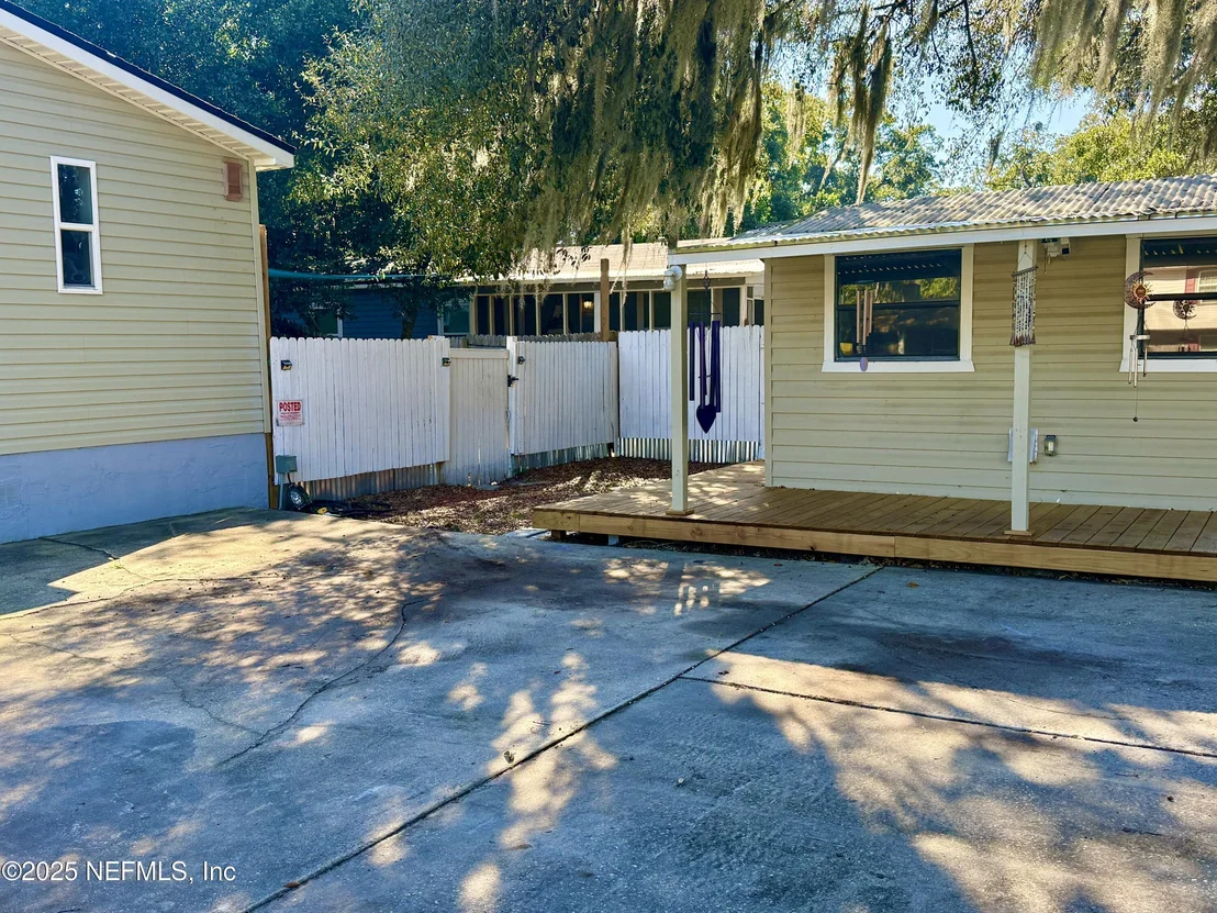 Photo of 2974 LAKESIDE VILLA Road