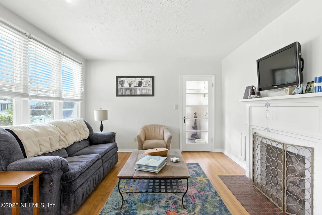 Photo of 1518 PARRISH Place