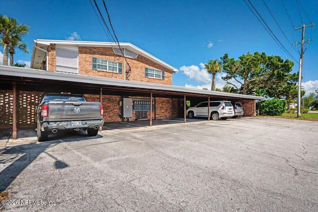 Photo of Unit 6B at 22 COMARES Avenue