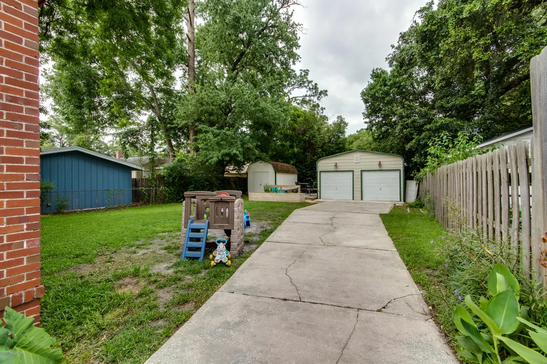 Photo of 1040 TALBOT Avenue