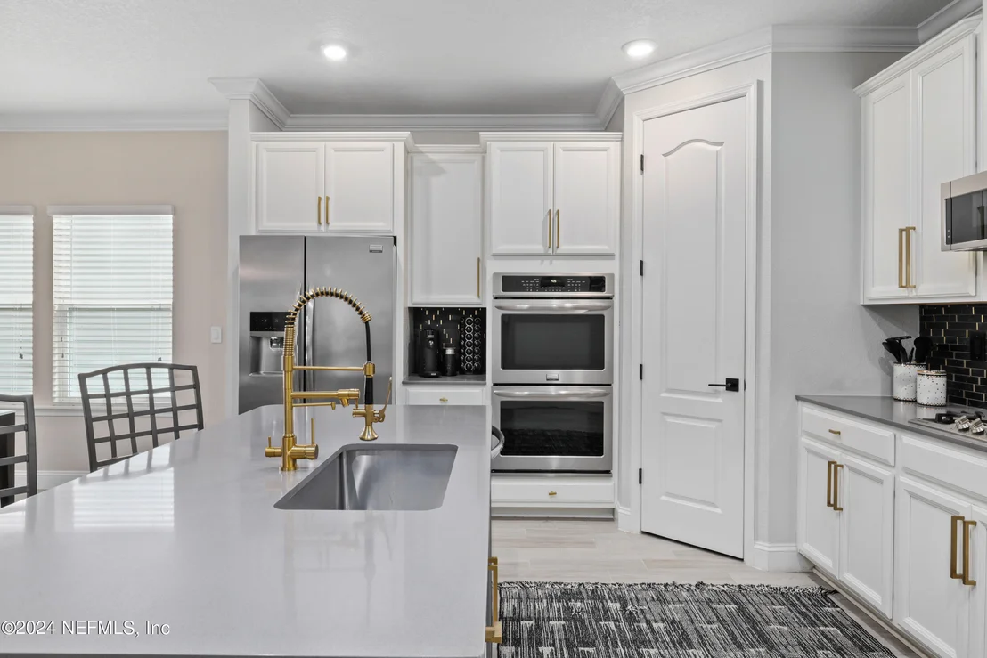 Photo of 47 HOWELL Court