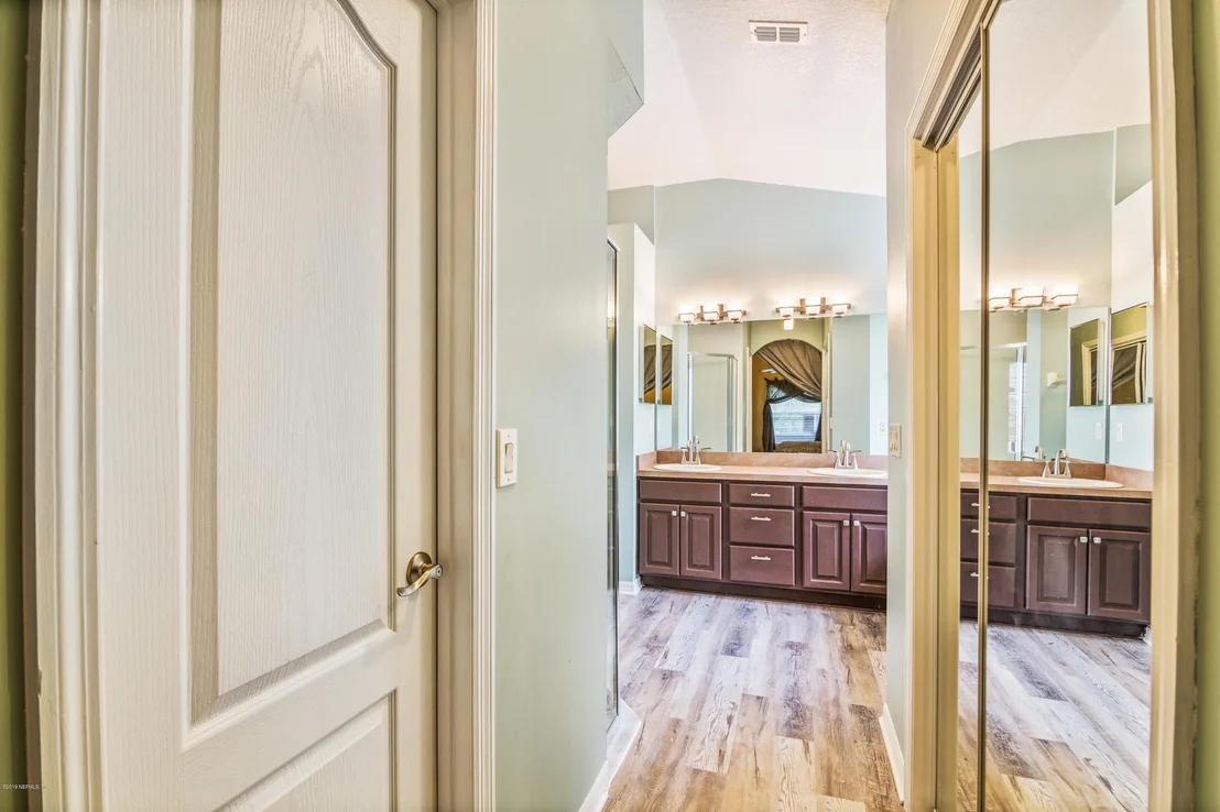 Photo of 221 JOHNS GLEN Drive