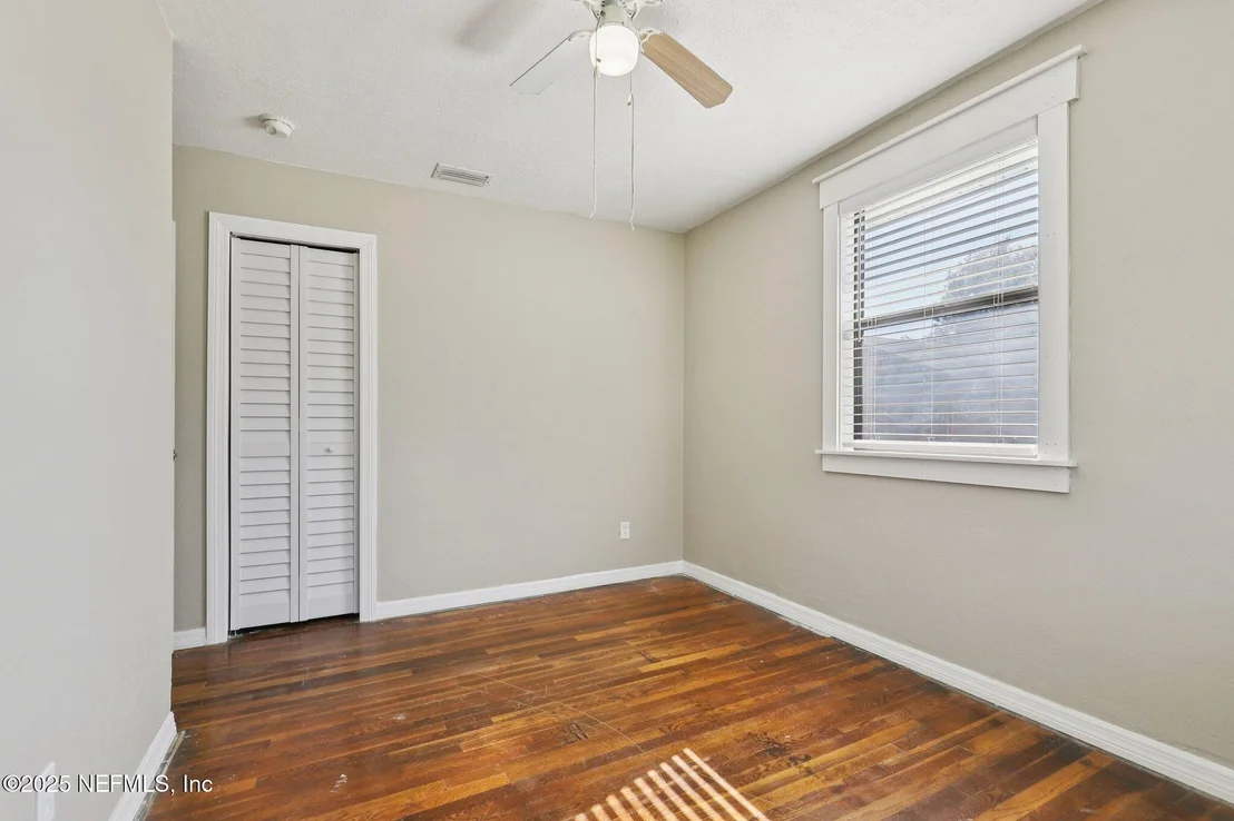 Photo of 2707 MERWYN Road