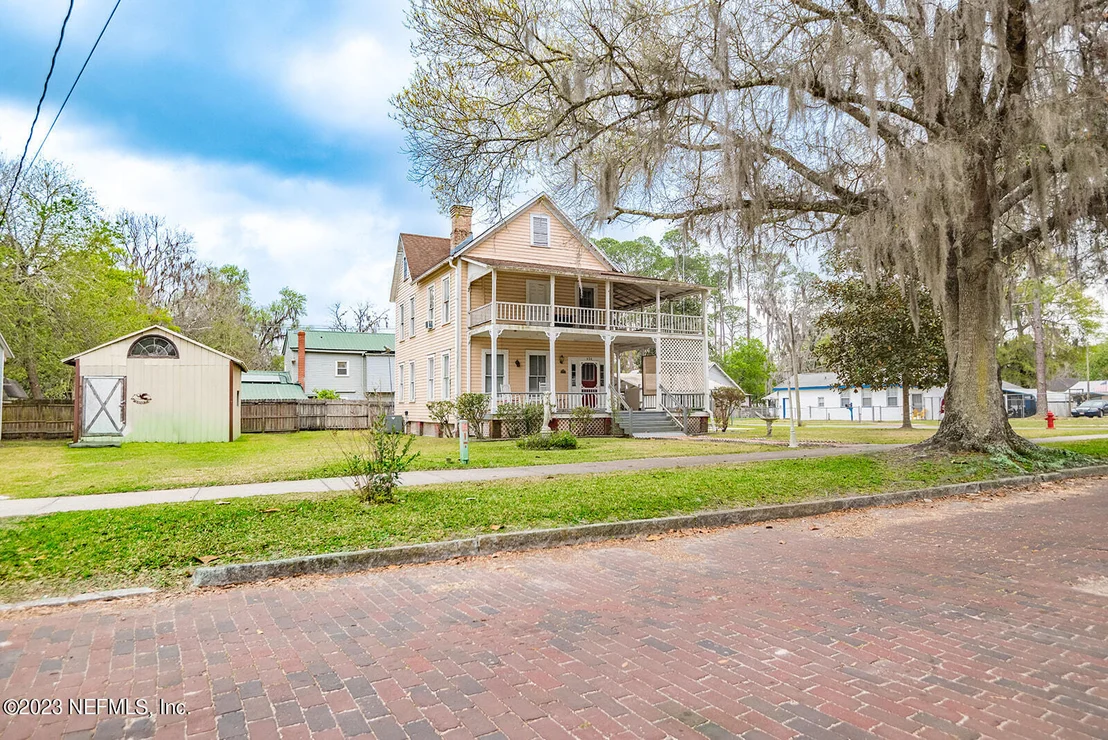 Photo of 404 N CHERRY Street