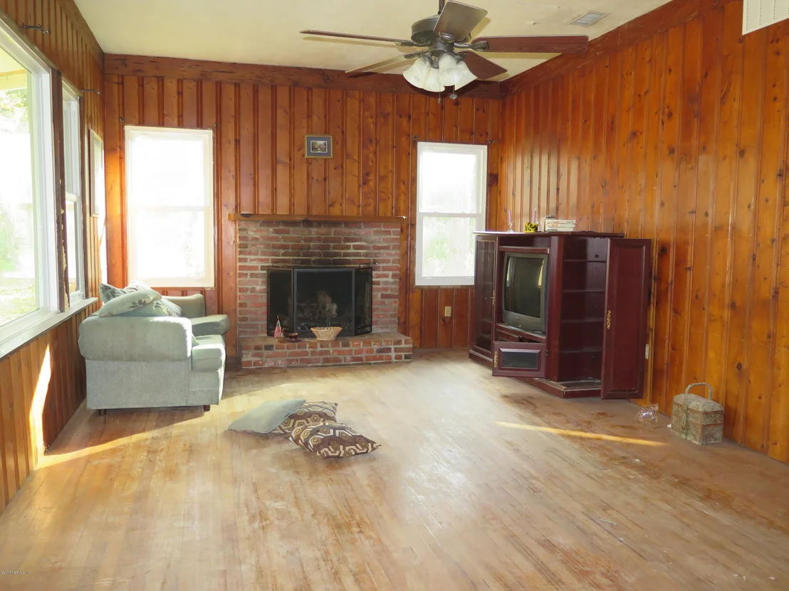 Photo of 1616 GLENDALE Road
