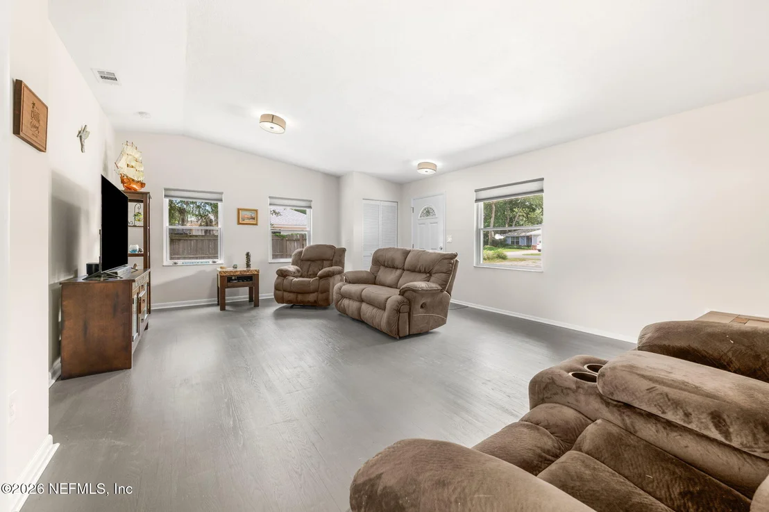 Photo of 507 GENTIAN Road