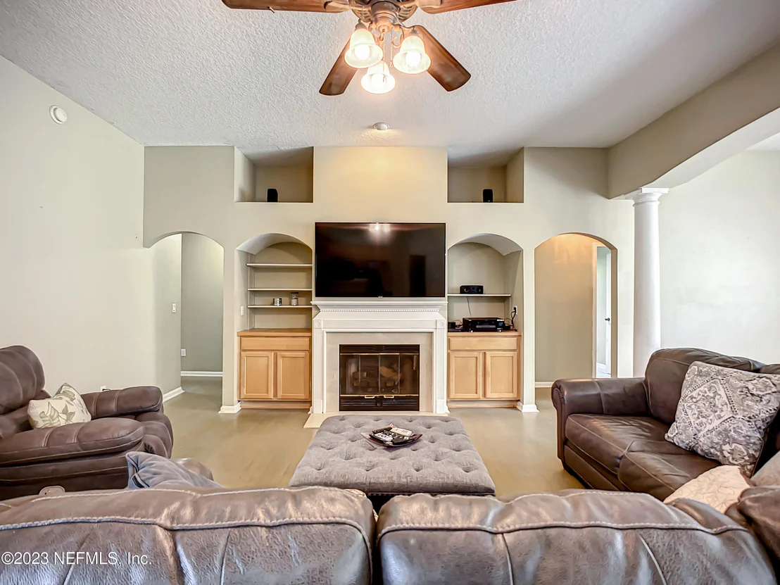 Photo of 914 GARRISON Drive