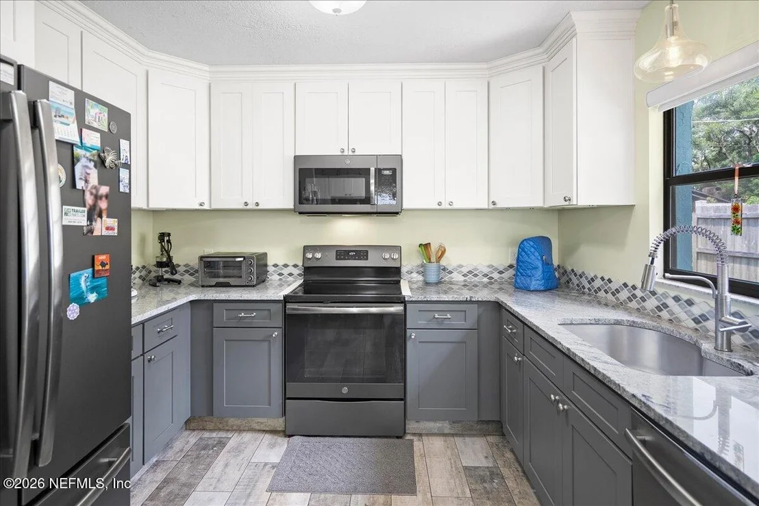 Photo of 155 HAWTHORNE Road