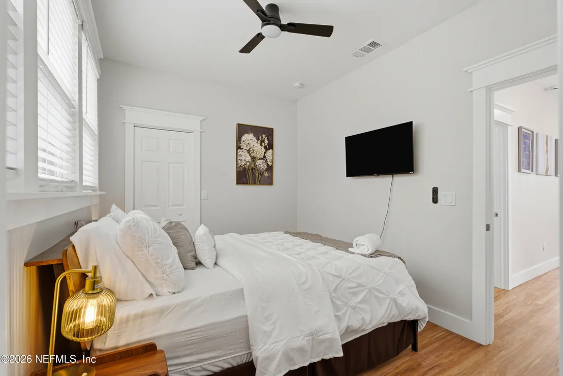 Photo of 1217 WALNUT Street