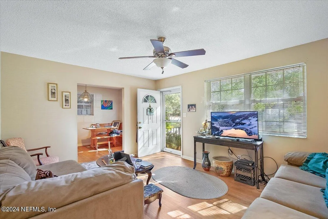 Photo of 3866 MAIN Street