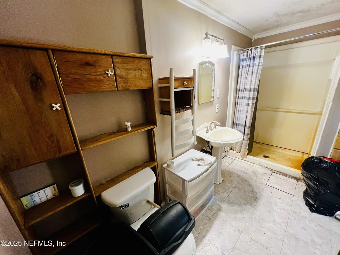 Photo of 2731 HOWARD Road