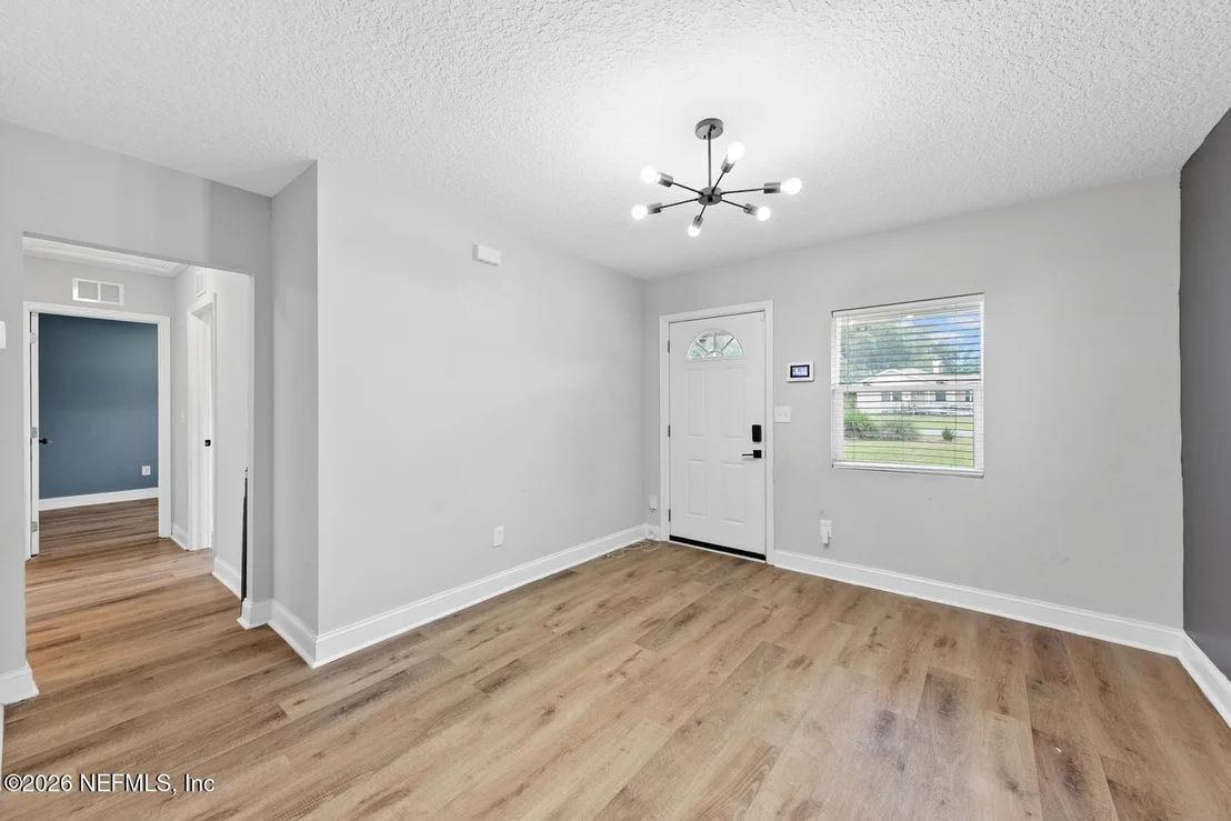 Photo of 9742 CUNNINGHAM Road