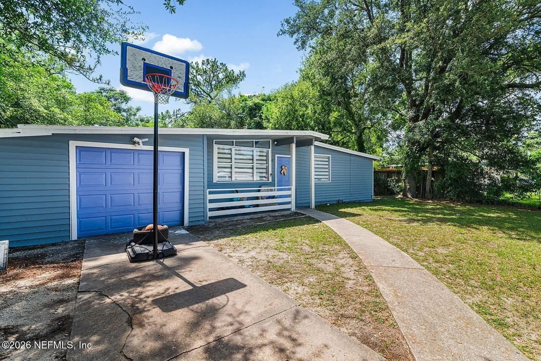 Photo of 2618 ABERCORN Road