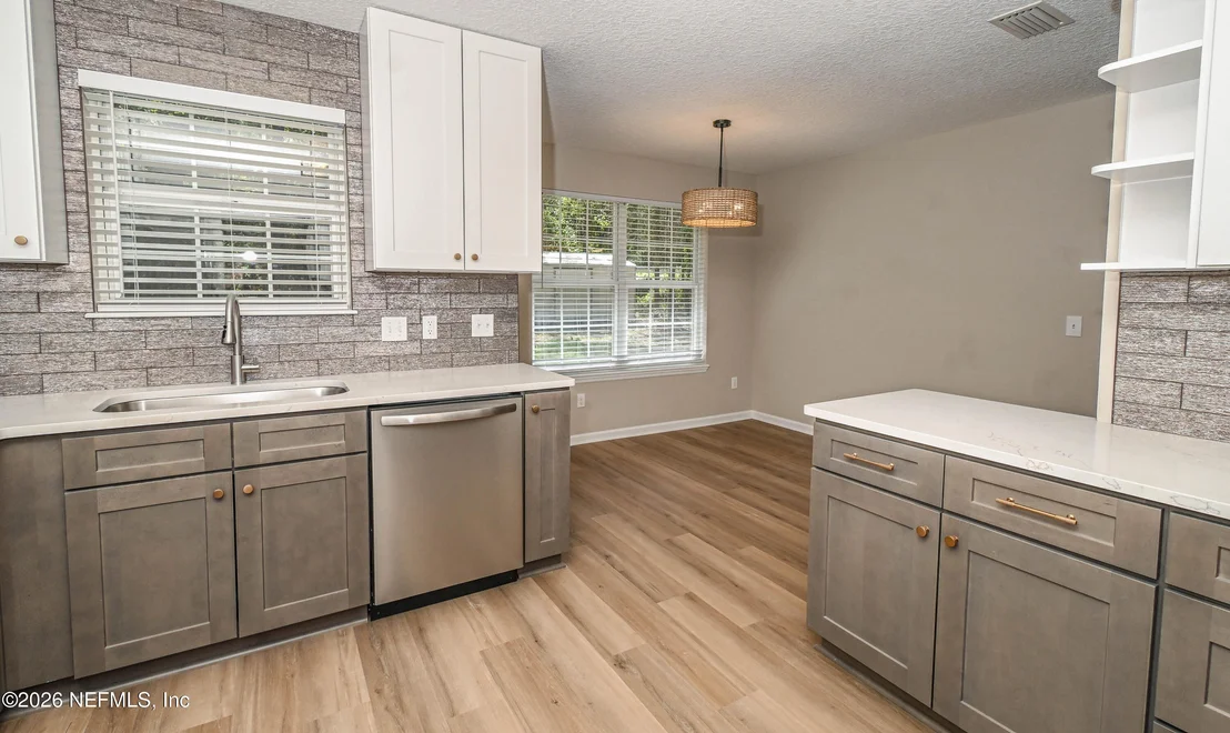 Photo of 6435 RIVER Circle