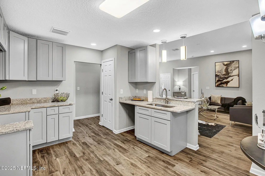 Photo of 7442 RICHARDSON Road