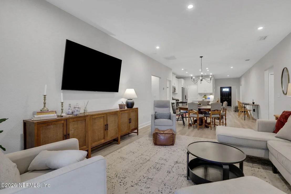 Photo of 13162 DUNWICK Road