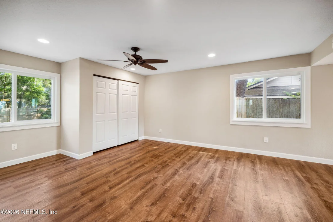 Photo of 4425 BEACON Drive W