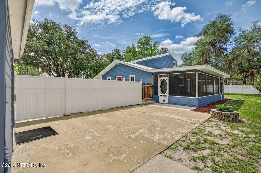 Photo of 121 DAREN Drive