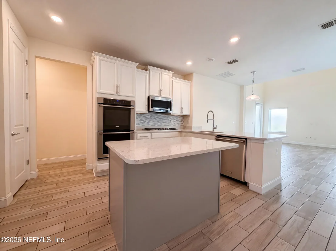 Photo of 211 CLIFTON BAY