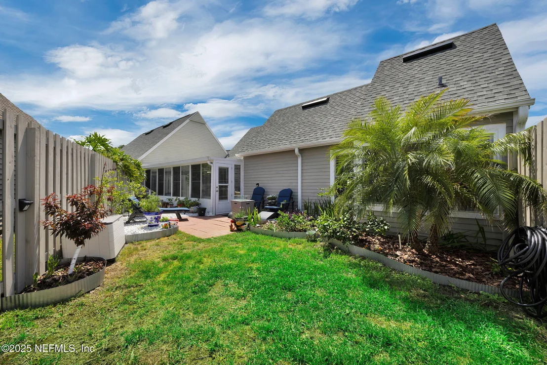 Photo of 107 HAMMOCK Circle
