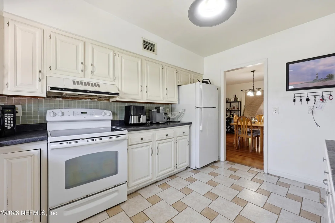 Photo of 5528 EDMAR Road