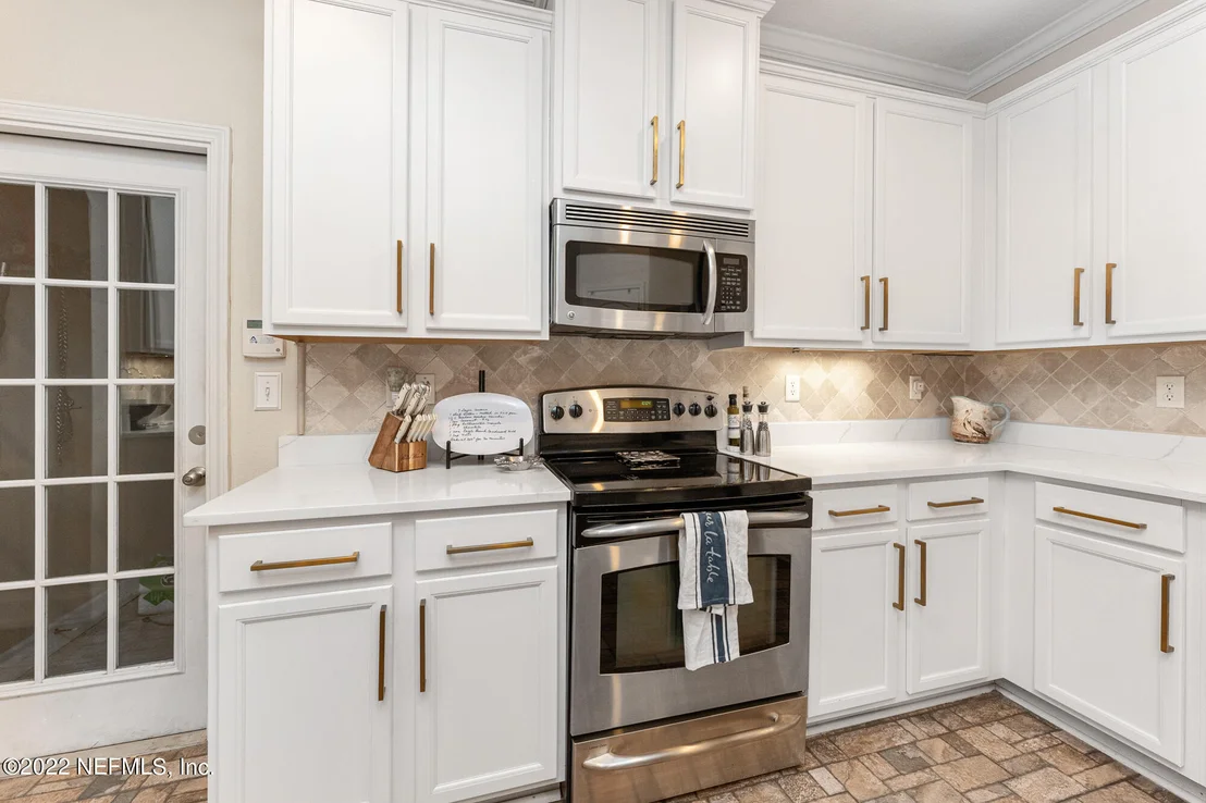 Photo of 120 N ATHERLEY Road