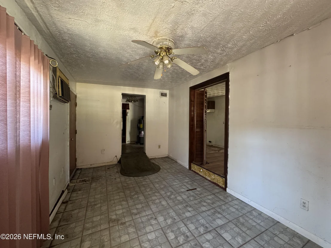 Photo of 2560 ROBERT Street