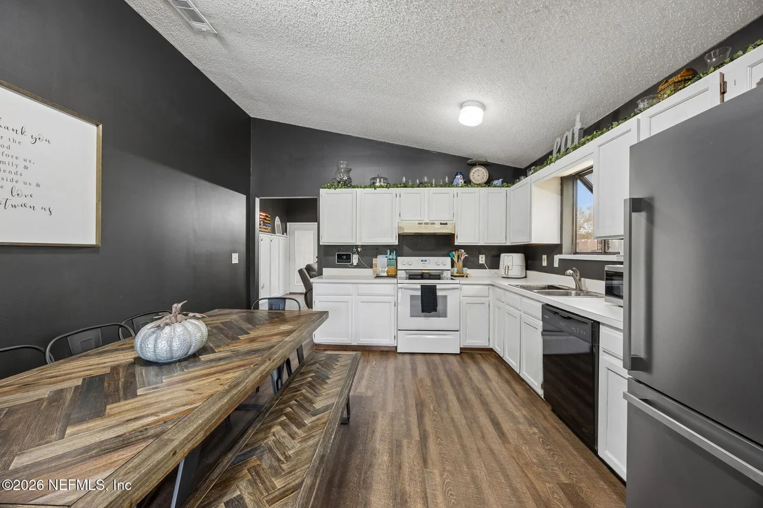 Photo of 407 MOBY DICK Drive S
