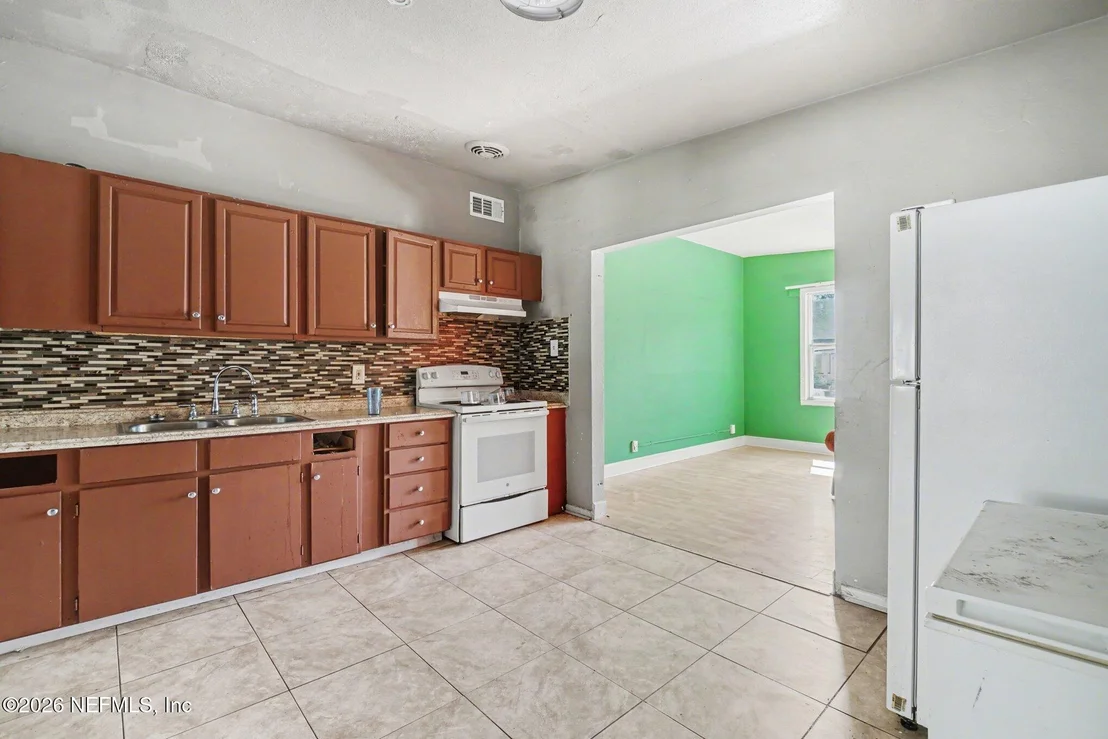Photo of 5409 BUNCHE Drive