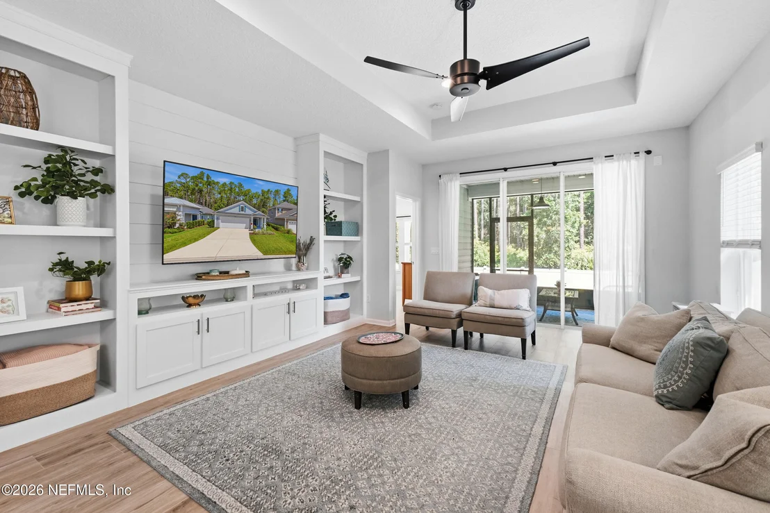 Photo of 490 WINDERMERE Way