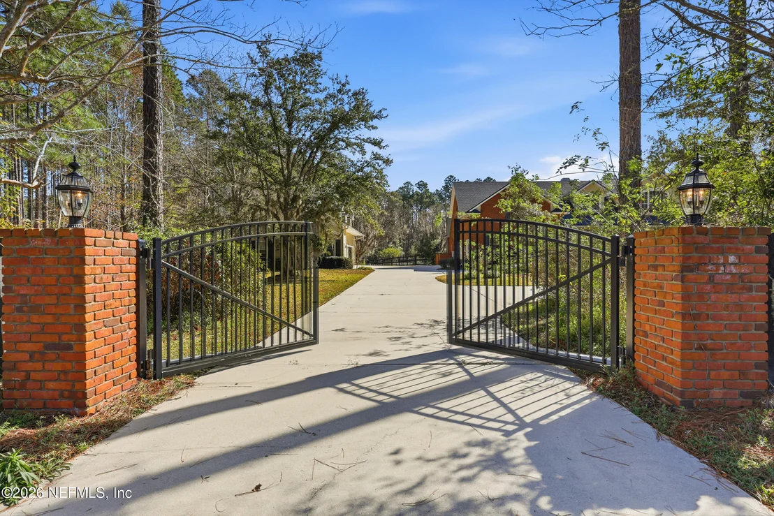 Photo of 418 TRIPLE CROWN Lane