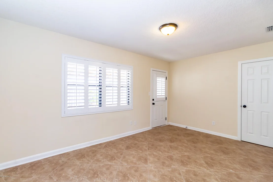 Photo of 705 PALM TREE Road