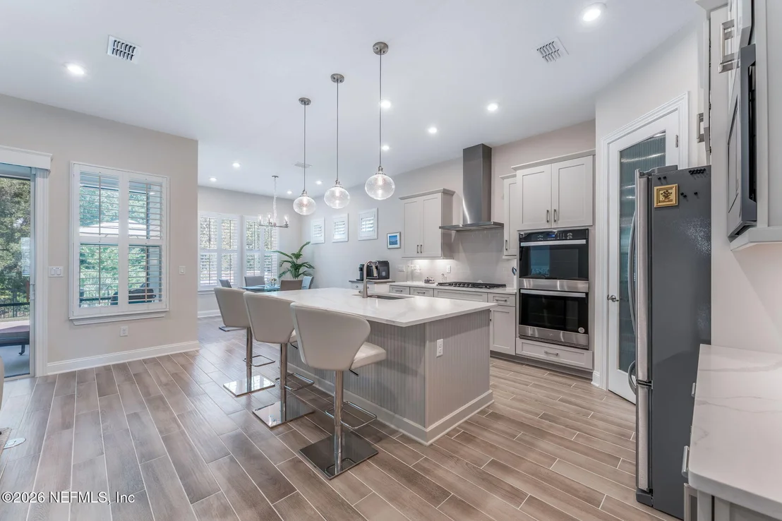 Photo of 295 PALOMAR Drive