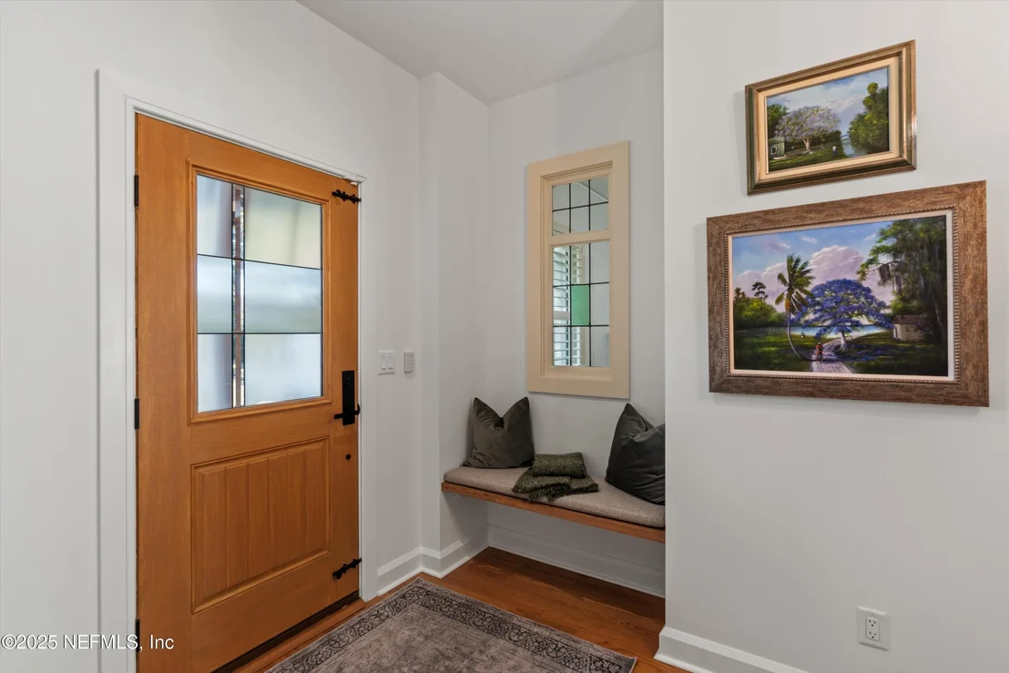 Photo of 2525 LAUREL Road