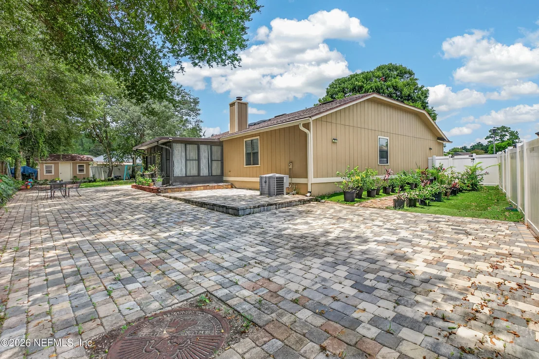 Photo of 8005 FLEUR DE LIS Drive