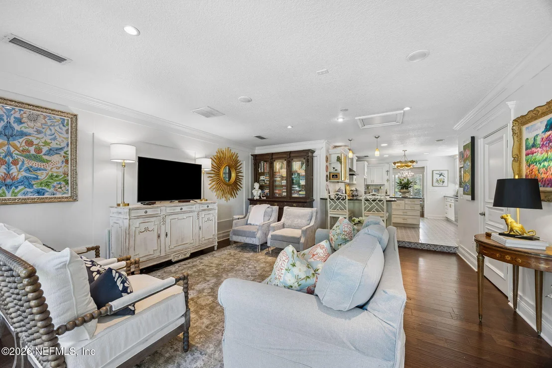 Photo of 1237 MAPLETON Road