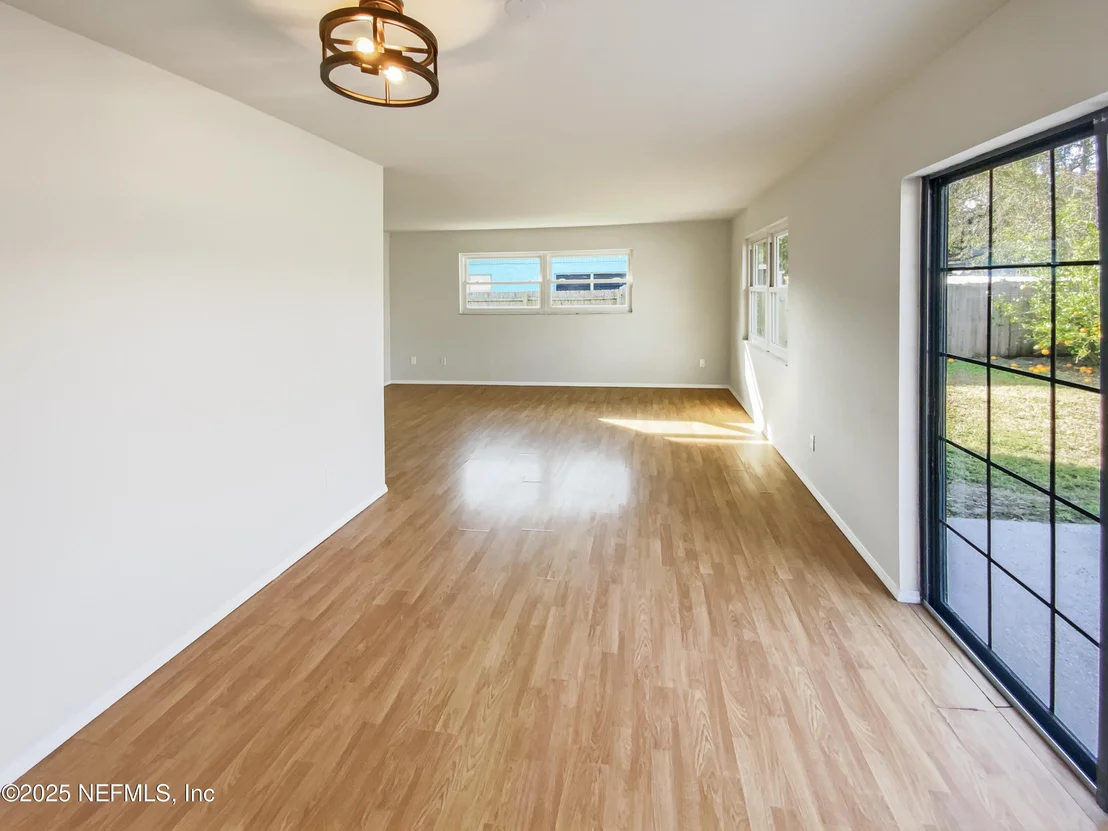 Photo of 1532 DERRINGER Road