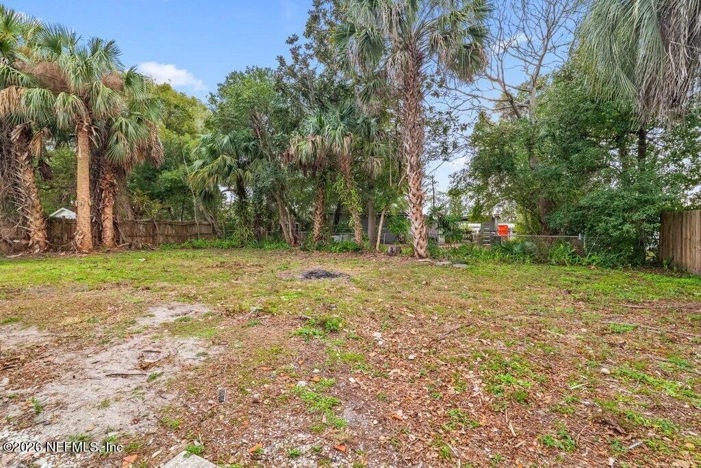 Photo of 1138 HALIFAX Road
